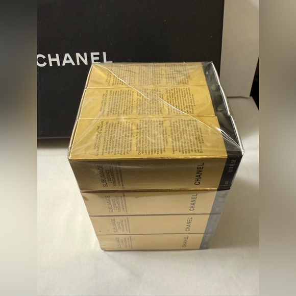 CHANEL Sublimage L'Essence Serum set of 12! - Picture 3 of 8